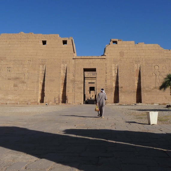 Luxorský chrám přes den