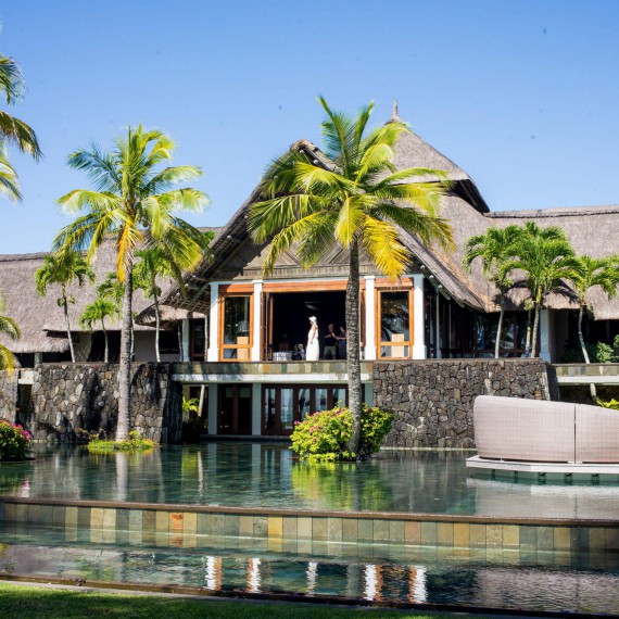 Resort Constance Belle Mare Plage je vskutku nádherný, položený v tropické zahradě, na té nejkrásnější pláži celého ostrova