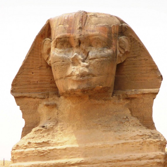 Podíváte se sfinze přímo do očí