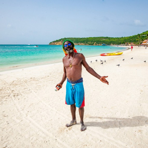 Ostrov v Malých Antilách je známý tím, že se pyšní 365 plážemi, každý den v roce můžete navštívit jednu