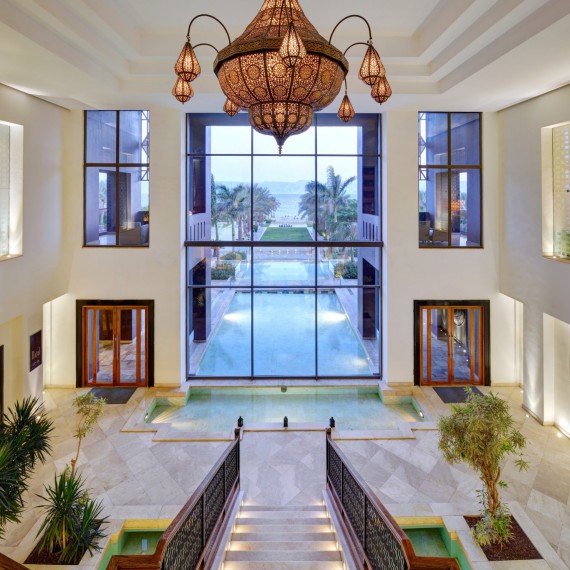 Vstup na pláž a pobřeží Rudého moře Mövenpick Resort & Spa Tala Bay Aqaba