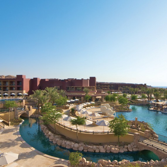 Velký resort s množstvím atrakcí a prostoru  Mövenpick Resort & Spa Tala Bay Aqaba 