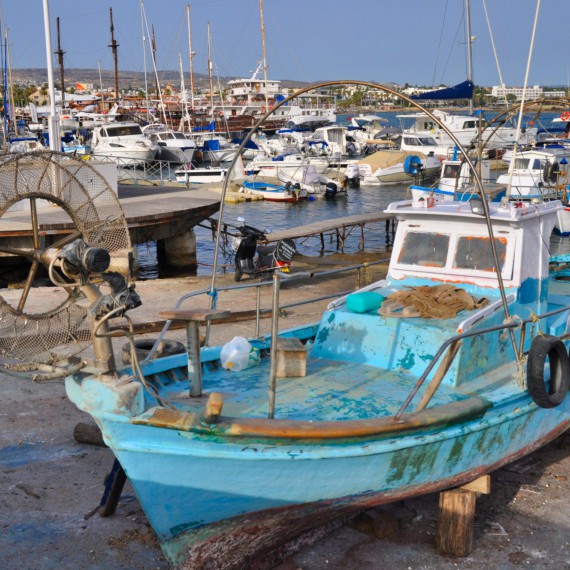 Malý přístav ve starém městě Paphos 