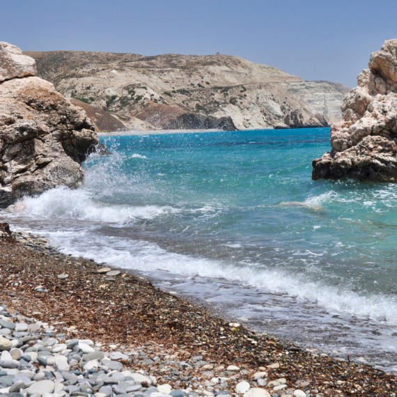 Procházka po pláži, kde se měla narodit Afrodita 