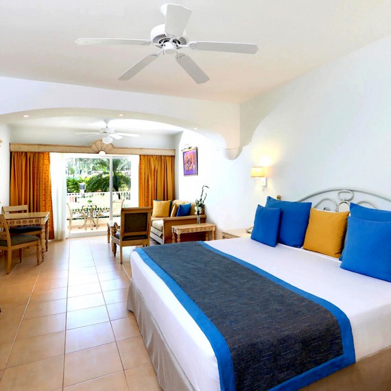 Pokoje jsou klimatizované, každý pokoj má soukromou koupelnu a jsou vybaveny TV s plochou obrazovkou