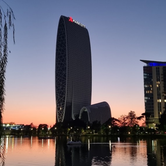 Luxusní hotel Mariott v centru gruzínského Batumi