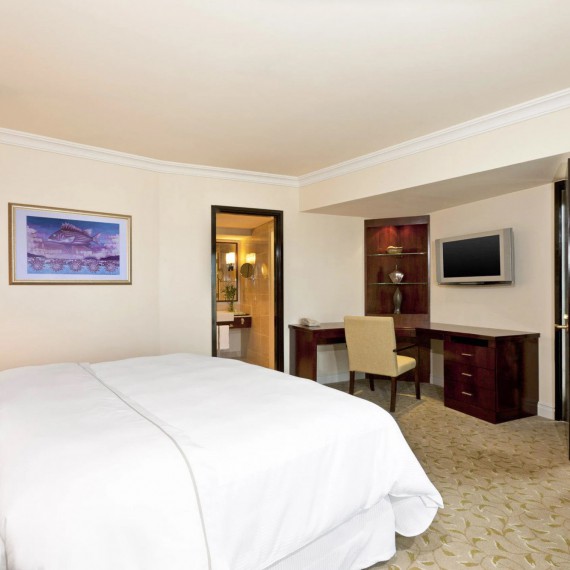 Každý klimatizovaný apartmán a pokoj má minibar, kabelovou TV s plochou obrazovkou a trezor na notebook