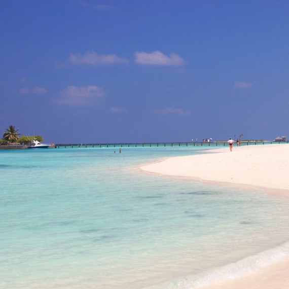 Rajská pláž na západě ostrova patří k nejkrásnějším a nikdy na ní nepotkáte mnoho lidí.