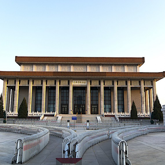Mauzoleum Mao Ce-tunga na Náměstí Nebeského klidu.