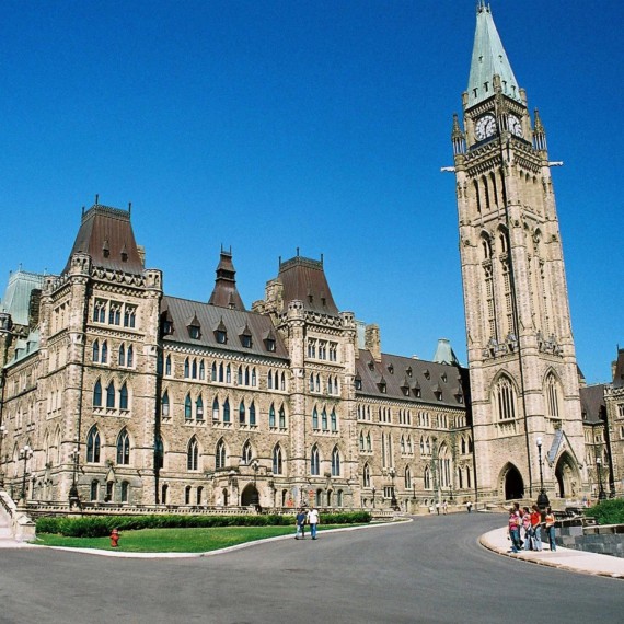 Ottawa - Kanadský parlament s Peace Tower