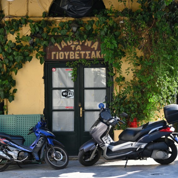 Barevné uličky Plaky, kde se budeme velmi rádi toulat