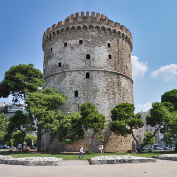 Slavná Bílá věž patří k symbolům dnešní Soluně, v minulosti byla červenou věží, dnes bílou a na místě se toho dozvíte daleko víc