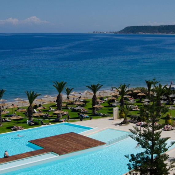 Pohled z hotelové terasy 