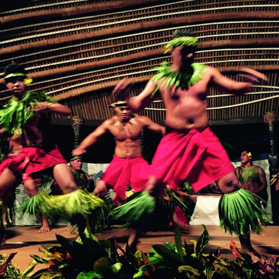 Polynézský tanec na exotickém ostrově 