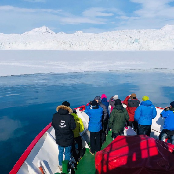 Plavíme se do Barentsburgu.