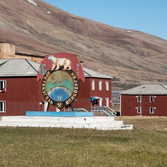 Jestli vám Longyearbyen připadá jako konec světa, navštivte ruský Pyramiden.