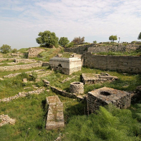 Ruiny Troje už roky přitahují turisty a my si je vychutnáme na vlastní kůži i na vlastní oči