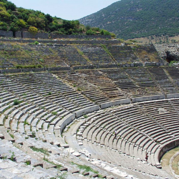 Obrovské divadlo ve starověkém Efezu patří k největším v Malé Asii, bude to fascinující pohled