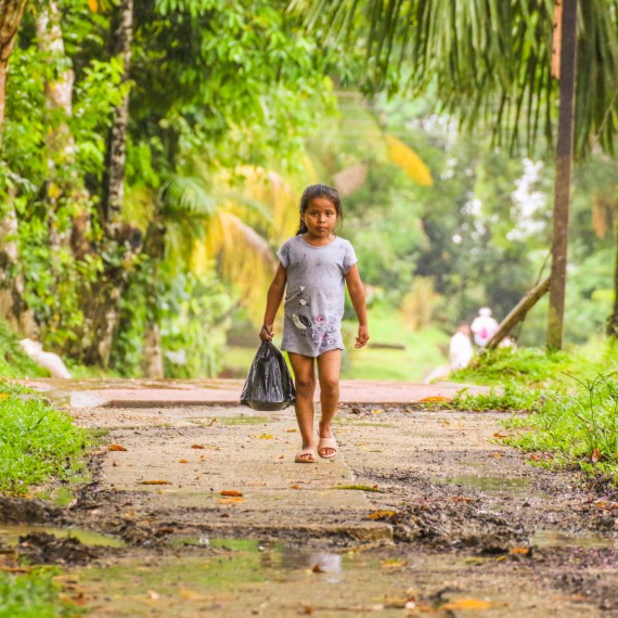 Setkání s místními kmeny  