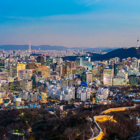 Seoul - pulsující hlavní město Jižní Koreje, kde se potýká high-tech budoucnost s tisíciletou tradicí.