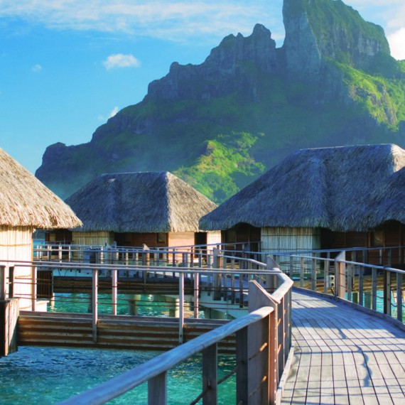 6 nocí v overwater bungalovu se snídaní na závěr