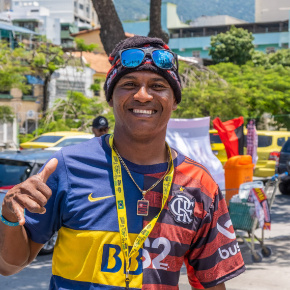 Pánové hlídejte si své dámy. Z těchto mužů jde temperament.