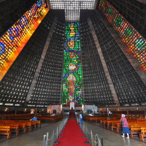 Pokračujeme a máme namířeno rovnou k hlavní katedrále. Nic podobného jste dosud neviděli, to Vám garantujeme.