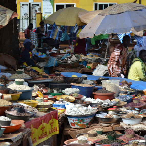 Vysvětlíme si jak jinak tady lidé žijí a šťastně!