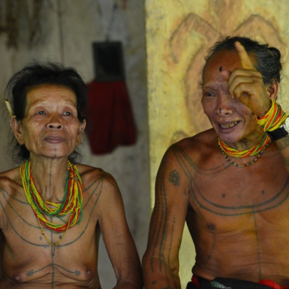 Z Padangu lodí na Siberut a už jsme ve vesničce Muara Siberut