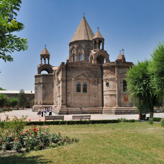 Katedrála v Ečmiadzině je nenápadná, ale díky ní má místo přezdívku 