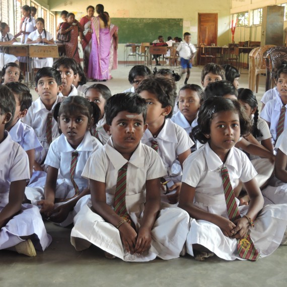 Navštívíme místní školu