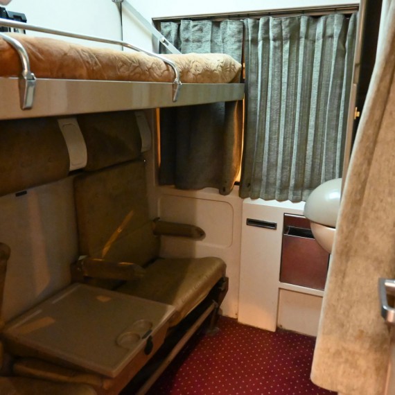 Interiér našeho kupé na trase Káhira - Asuán