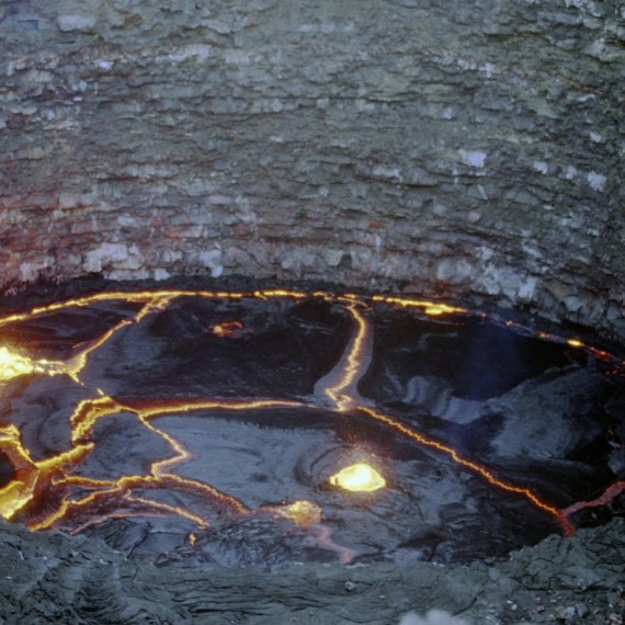 Pohled do kráteru sopky Erta Ale