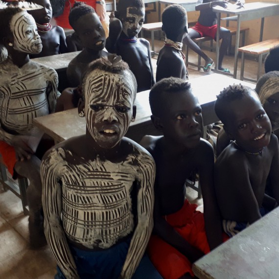 I místní kmeny se vzdělávají