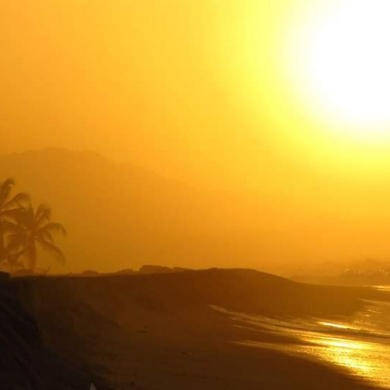 Pobřeží Kolumbie při západu slunce má své kouzlo