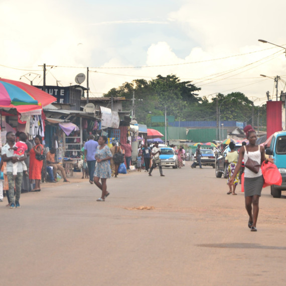 Lambaréné. Ti, co mají rádi historické cestopisy, tím město není třeba představovat.