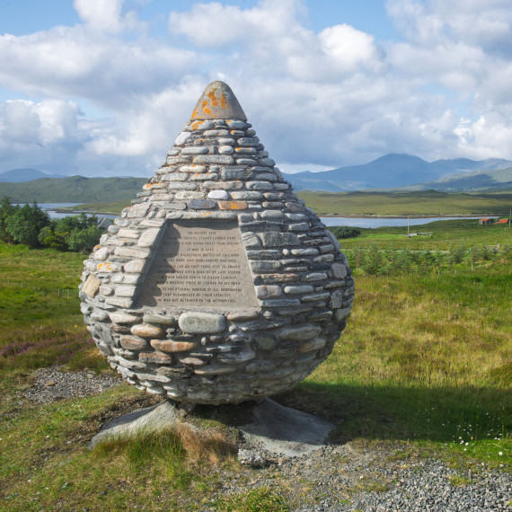 Památník Bonnie prince Charlieho.