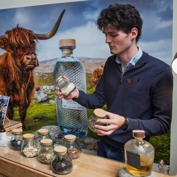 Tato vzácná whisky je mnohem jemnější než z Islay na Vnitřních Hebridách.