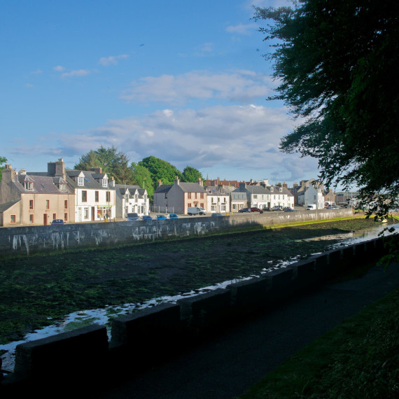 Pohled na Stornoway, který uvidíte i vy. Náš hotel má opět nejlepší polohu