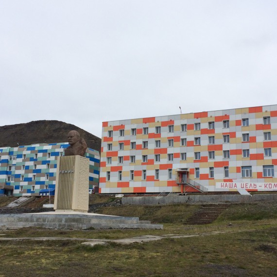 Hlavní náměstí v Barentsburgu