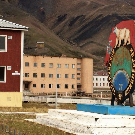 Pokud vám Longyearbyen přijde jako konec světa, pojeďte do ruského Pyramiden