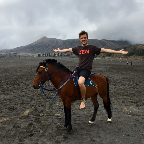 Následně se svezeme na koních