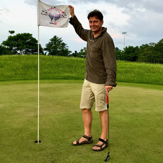 SEN na golfovém hřišti v jedné z nejméně navštěvovaných zemí světa.