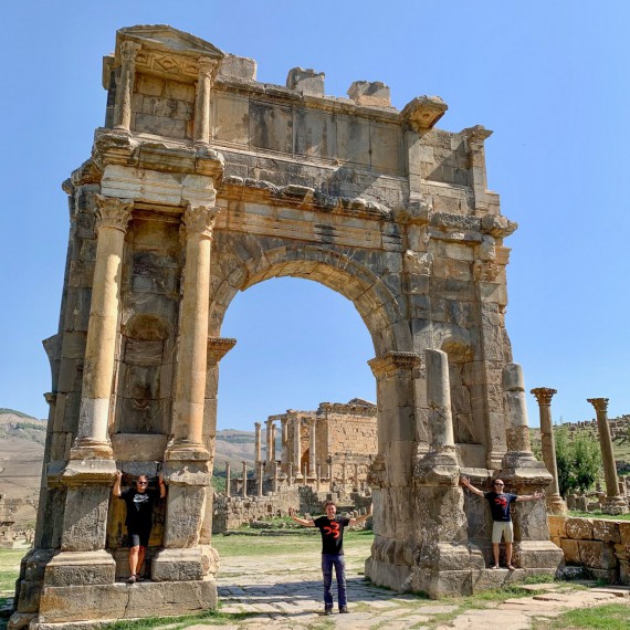 Nádherný formix ze 3 století. Vítězný oblouk byl postaven v roce 216. 