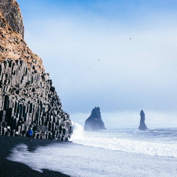 Čedičové jeskyně a skalní útvary v divokém Atlantiku
