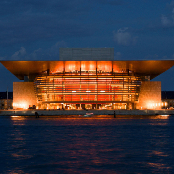I kodaňská opera je architektonický majstrštyk.