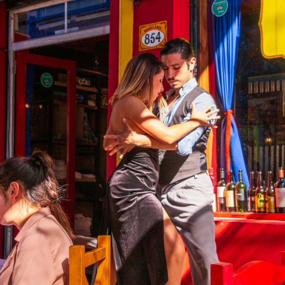 V uličkách budeme hledat tanečnice tanga.