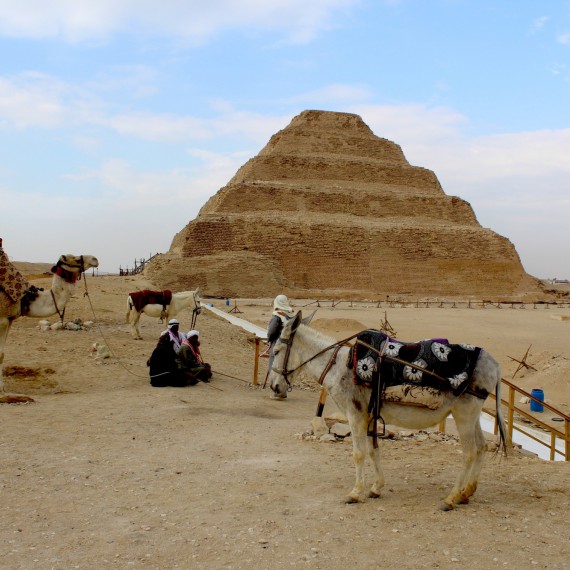 Nejstarší stupňovitá pyramida v Sakkaře