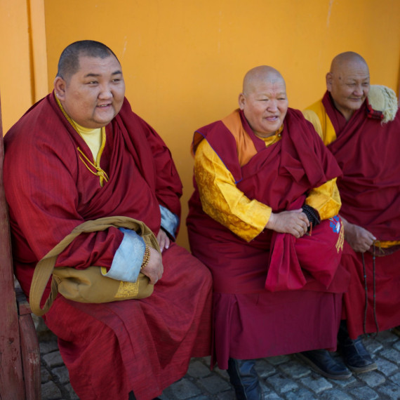 Buddhističtí mniši z kláštera Gandan.