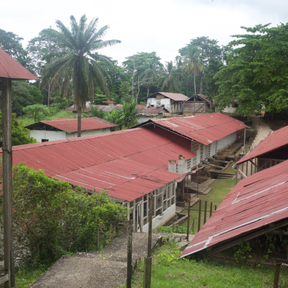 Nemocnice proslulého lékaře Alberta Schweitzera v Lambarénu.